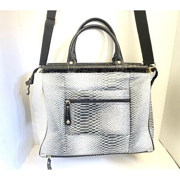 Samantha Brown Croc-Embossed Dowel Travel Bag Black/white - Picture 10 of 16